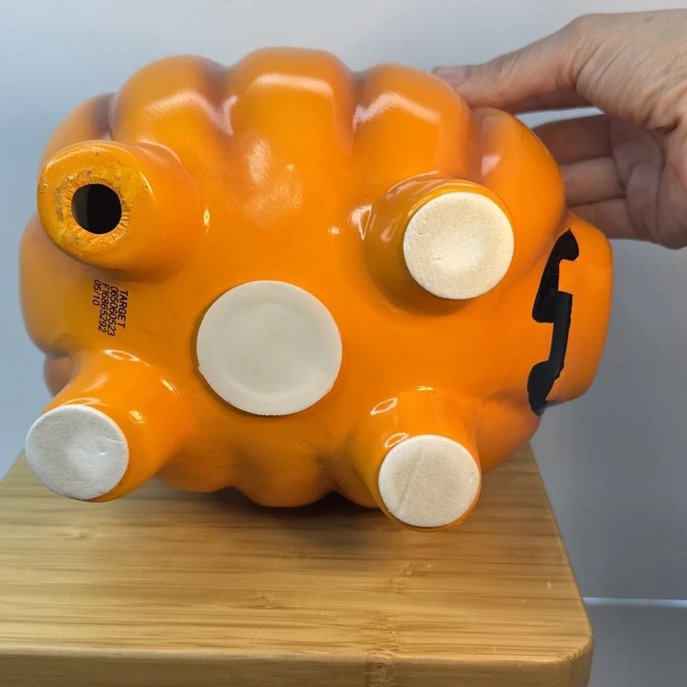 Target Ceramic‎ Halloween Piggy Bank Pumpkin Jack-O-Lantern 2010